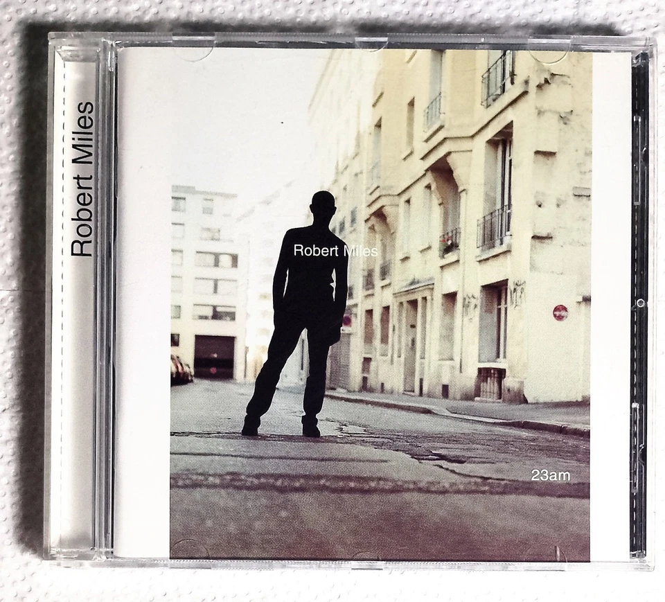 💡 CD - Robert Miles / 23 am ( P. 1997 / Spanischer Dreamhouse-Musiker ) - Bild 1 von 4