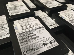 IBM 7.68TB 2.5" 12Gb/s SAS SSD IBM-D051 MZILT7T6HMLA *512 FORMAT - Afbeelding 1 van 6