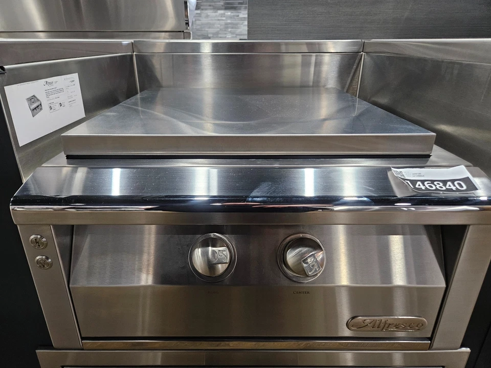 Alfresco AXEVPLP 24" Sistema de cocción eléctrico incorporado de acero inoxidable NOB #146840 BP Foto 1 de 4