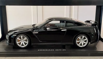 AUTOart 1/18 Nissan Skyline GT-R R35 Super Black Millennium 77397 - Image 1 of 4