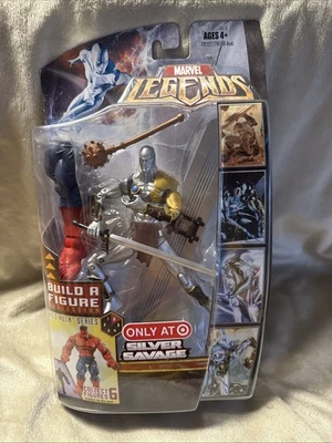 Figura de acción exclusiva Silver Savage Target serie Red Hulk de Marvel Legends Foto 1 de 4