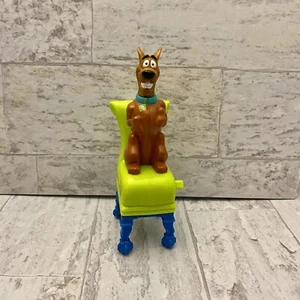Vintage Scooby-Doo & the Cyber Chase Figure on Chair Toy Wendy’s Kids Meal 2001 - Picture 1 of 12