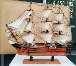A MODEL OF H.M.S VICTORY Wooden Ship Large - Foto 1 di 23