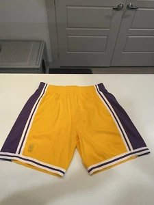 🔥New Mitchell & Ness LA Lakers 96-97 Swingman Home Shorts Size XL, KOBE - Picture 1 of 8