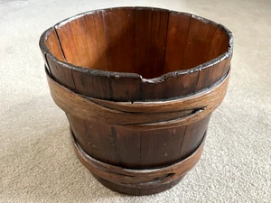 Antique Primitive Unbranded Wooden Bucket Bentwood Wooden Bands Beveled Interior - Picture 1 of 7