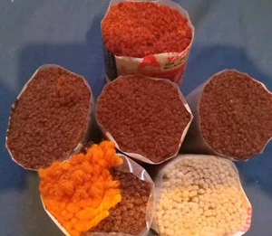 Lote de 6 paquetes parciales y completos de hilo de alfombra para gancho de cierre de 2,5" sobras de proyecto - Imagen 1 de 6