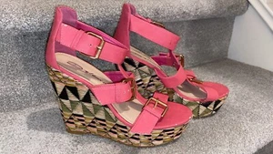 size 5 women wedges in pink - Picture 1 of 2