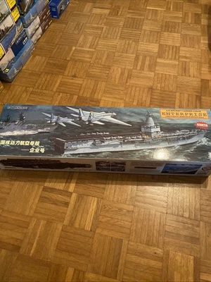 Mini Hobby Models 1:350 US Aircraft Carrier CVN-65 Enterprise - Bild 1 von 2