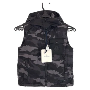 MONCLER Camouflage pattern DRUM GILET Down vest with detachable hood black Nylon - Picture 1 of 10