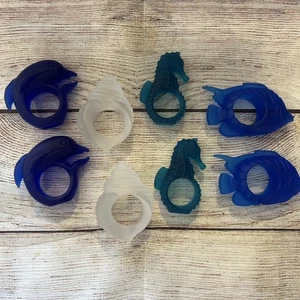 Set 8 Frosted Acrylic Napkin Ring Holders Fish Shells Dolphins Seahorses Beach - Picture 1 of 10