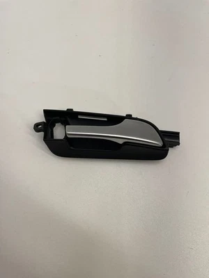 Manija de liberación interior delantera derecha delantera audi a3 s3 8p 2007 8p3867020a vsd9569 Foto 1 de 4