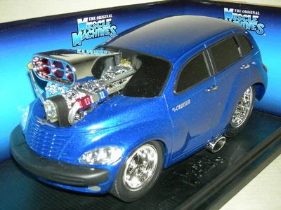 2000 P T CRUISER DARK BLUE  MUSCLE MACHINE mint in box 1:18 scale  - Image 1 of 3
