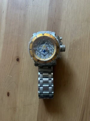 Reloj Invicta Hombre - NFL Pittsburgh Steelers Acero Inoxidable - Amarillo y Plateado Foto 1 de 3