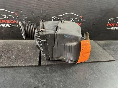 00-05 PONTIAC BONNEVILLE 3.8L AIR INTAKE FILTER CLEANER BOX W/TUBES & METER - Image 1 of 4