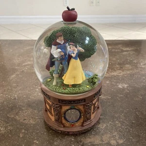 Nuevo en caja Disney Blancanieves y los siete enanitos globo de nieve algún día mi príncipe vendrá - Imagen 1 de 24