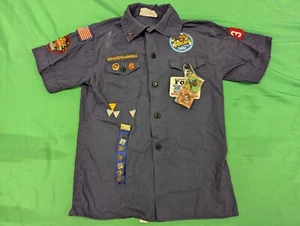Boy Scouts Of America Youth Size Medium Blue Cub Scout Shirt Sleeve Patches - Picture 1 of 13