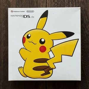 *NUR BOX + INSERTS* Nintendo DS Lite Gelb Pikachu Edition Pokemon Center JPN - Bild 1 von 13