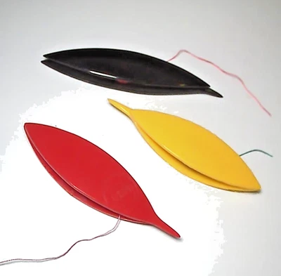 3 CLAVIJAS DE ENCAJE DE PLÁSTICO BOYE VINTAGE Foto 1 de 4