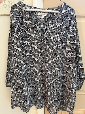 3XL  DEREK HEART Black & White EUC Women's 3/4 button tie sleeve Sheer  V neck - Image 1 of 4