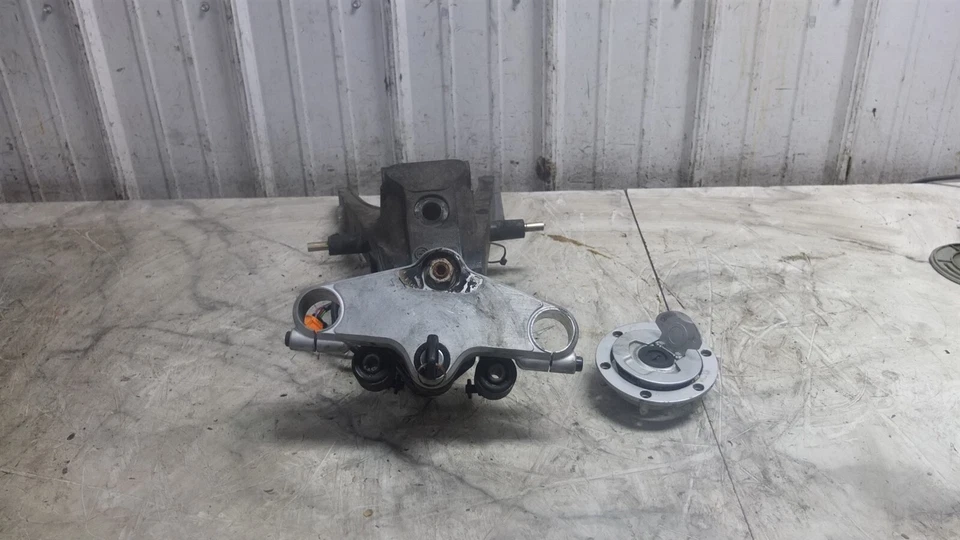 96 BMW R1100 R 1100 RS R1100RS quadro ignição gasolina tampa de combustível trava e conjunto de chaves - Imagem 1 de 4