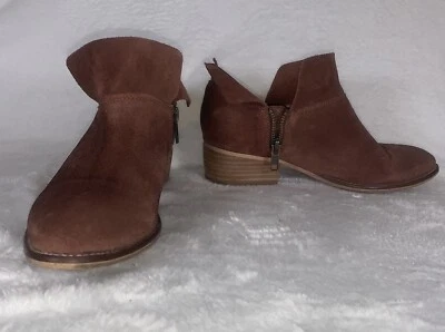 Bota de cebo para mujer Seychelles talla 6 marrón gamuza tacón bajo botín bohemio cremallera Foto 1 de 4