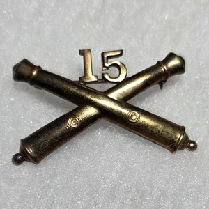 Collar insignia pinback oficial de artillería de campo de la Segunda Guerra Mundial 15 - Imagen 1 de 2