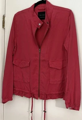 Chaqueta Sanctuary para mujer con cordón y dobladillo con volantes talla M, rosa granate precio de venta sugerido por el fabricante $139 Foto 1 de 4