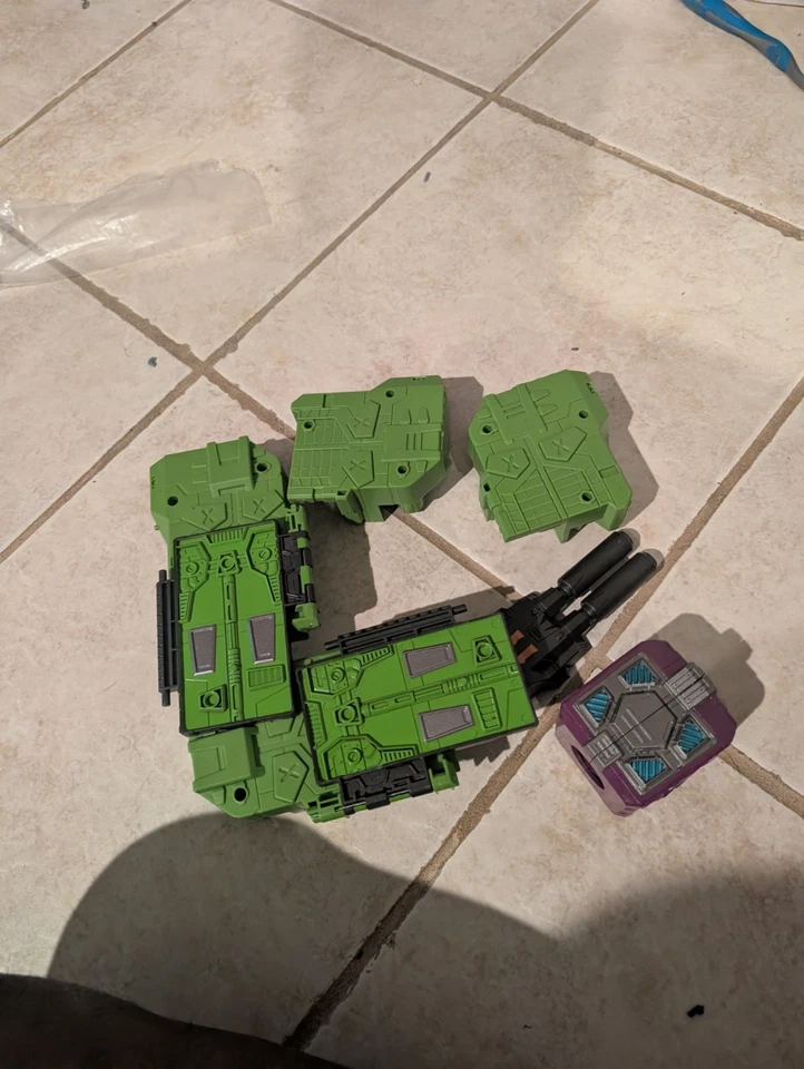 Transformers Titan Class WFC Earthrise SCORPONOK parts  - Image 1 of 1