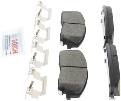 Pastillas de freno delanteras de cerámica QuietCast Bosch 2005-2023 Chrysler 300 2006 2007 Foto 1 de 4