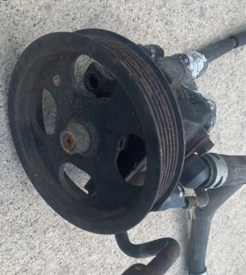 Toyota Land Cruiser UZJ100 OEM Power Steering Pump & Reservoir W Hard Lines - Image 1 of 4