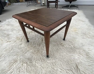 Mid Century Modern LANE Side table Style 1142 18  Vintage - Image 1 of 4