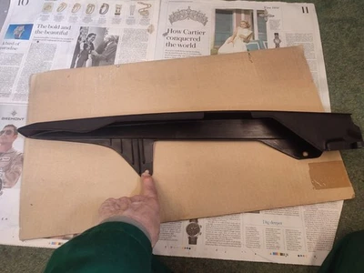 Chain Guard for Honda CB600f Hornet 1998-2005. 40510-KY6-0100. - Image 1 of 4