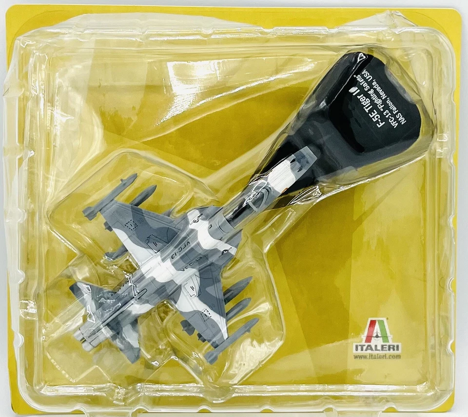 EBOND Aerei Militari F-5E Tiger II - VFC-13 - USA - Italeri - 1:100 - 0381 - Immagine 1 di 1