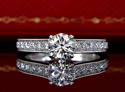 Anillo de compromiso de diamantes redondos Cartier pavimentado de platino 1895 0,71 quilates E VVS2 $13.700 Foto 1 de 4