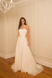 Cocoe Voci ivory silk organza & lace wedding dress sample size 6 $3,740.00 - Picture 1 of 20