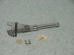 Assemblaggio piastra di azionamento giradischi BIC con clip di scorrimento e bloccaggio in plastica 940 960 980 - Foto 1 di 2
