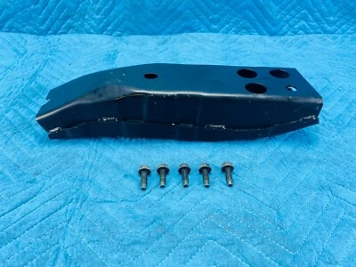 Infiniti QX56 QX80 Rear Bumper Reinforcement Driver Side 2011-2020 OEM - Imagem 1 de 4