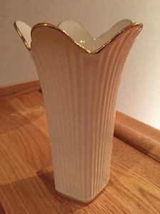 Lenox Meridian kleine Vase 8" gerippt & ausgestellt Fünfeckform 24k Goldrand Neu ohne Verpackung - Bild 1 von 7