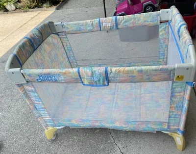 Vintage 1995 Even Flo Happy Camper Pack N Play GUC with Carrying Case - Image 1 of 4