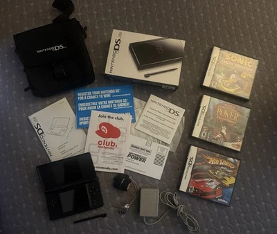 Consola de sistema Nintendo DS Lite Onyx negra con caja, estuche, paquete de juegos Foto 1 de 4