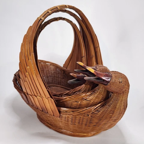 Vintage Chinese Woven Nesting Duck Swan Hand Made Wicker Baskets With Tag Cover