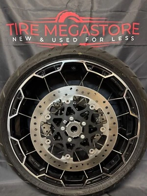 Rueda, rotores y neumáticos CVO 19" radios despegue Harley Davidson CVO-SP-2506-19-1 Foto 1 de 2