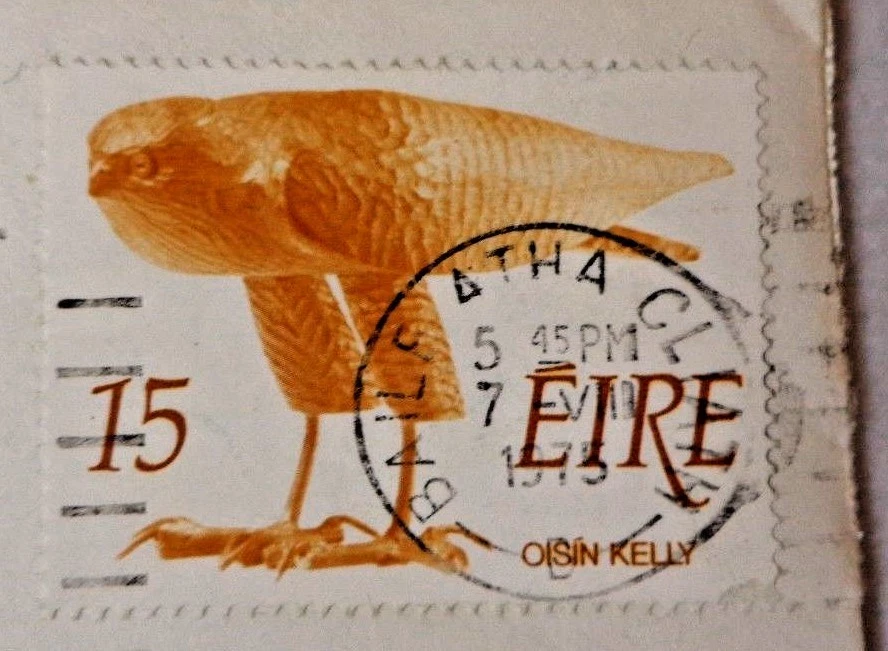 Estampilla postal del artista irlandés Olsin Kelly Falcon de EIRE Foto 1 de 2