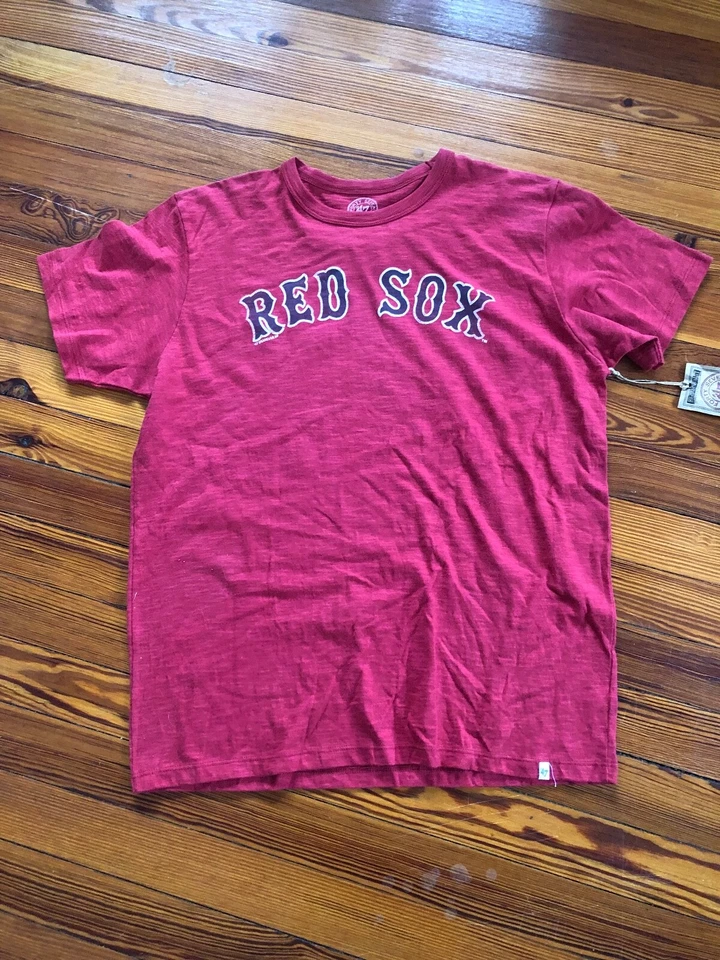 波士顿红色 SOX 47 品牌男式红色 T 恤 - 尺寸 S、M、L、XL 和 2XL — 第 1/1 张图片