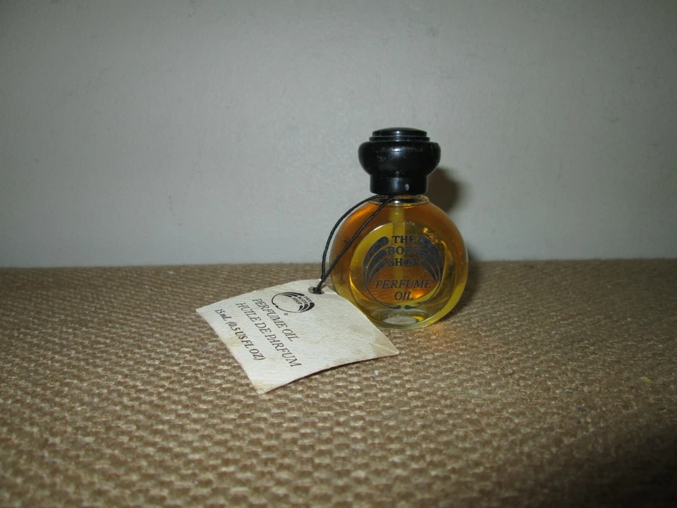 THE BODY SHOP Perfume Oil ~Tea Rose *DISCONTINUED 15 Ml / .5 Oz NWT - Image 1 of 1
