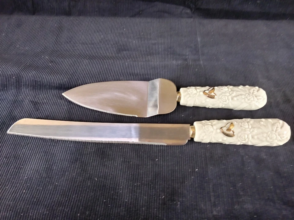 Cuchillo y servidor de cerámica para pasteles de boda grabado y envío gratis Foto 1 de 3
