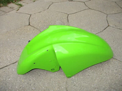 parting out 1995 Kawasaki Ninja ZX-6 (ZX600-E3) OEM front fender - Image 1 of 4