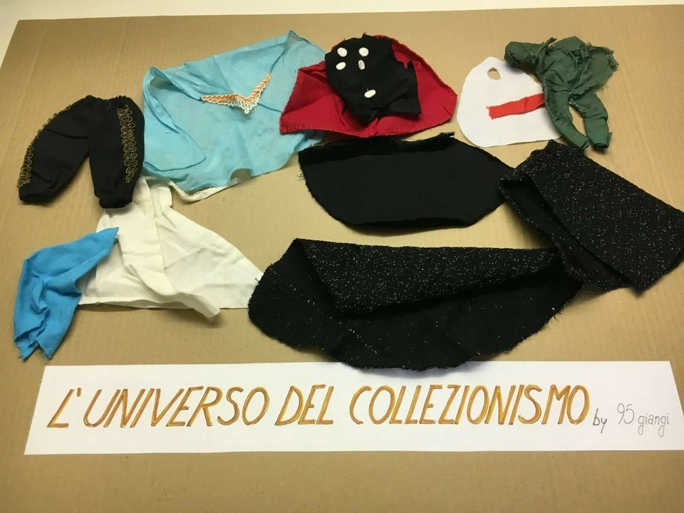 GIOCO VINTAGE - G062 – LOTTO VESTITI MANTELLI VARI TIPO BIG JIM, GI JOE - Immagine 1 di 1