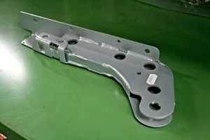 A0009220312 or Mercedes Befestigungs winkel links Einzel Sitz Minibus bus Primus - Zdjęcie 1 z 3