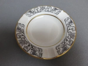 Wedgwood black  with gold Florentine w4312 ashtray pin dish - Picture 1 of 3